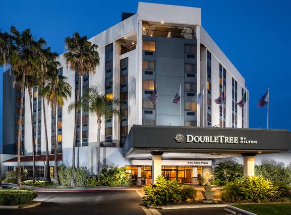 DoubleTree by Hilton Hotel Carson - Image1