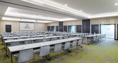 Large Meeting Room with Projection Screeen