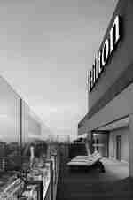 سطح تشمس حمام السباحة