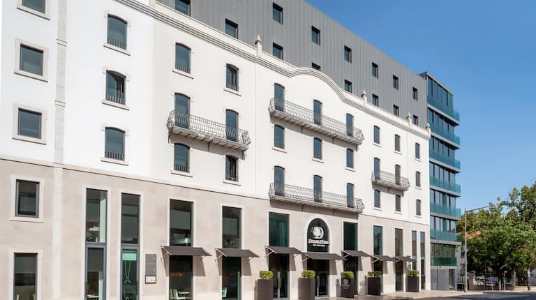 DoubleTree by Hilton Lisbon. Fontana Park Hotel Exterior