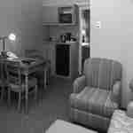 設有吧台的客房