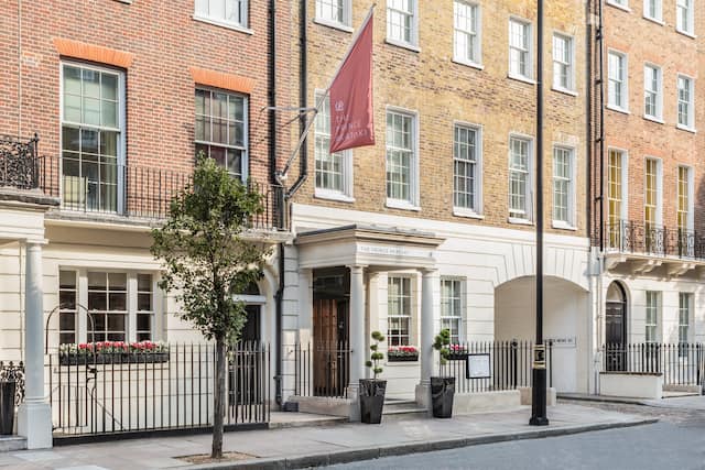 Hotel exterior and entrance