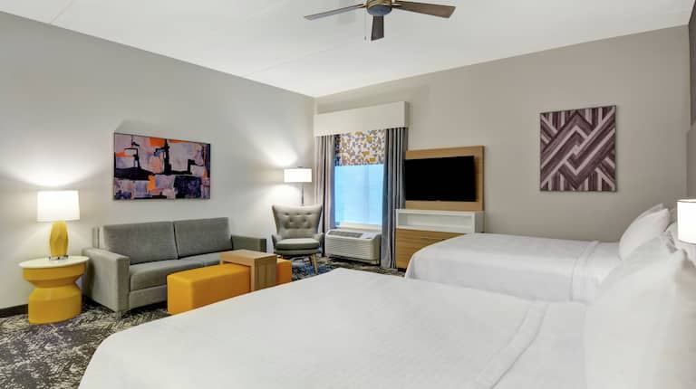 Suite with Double Queen Beds