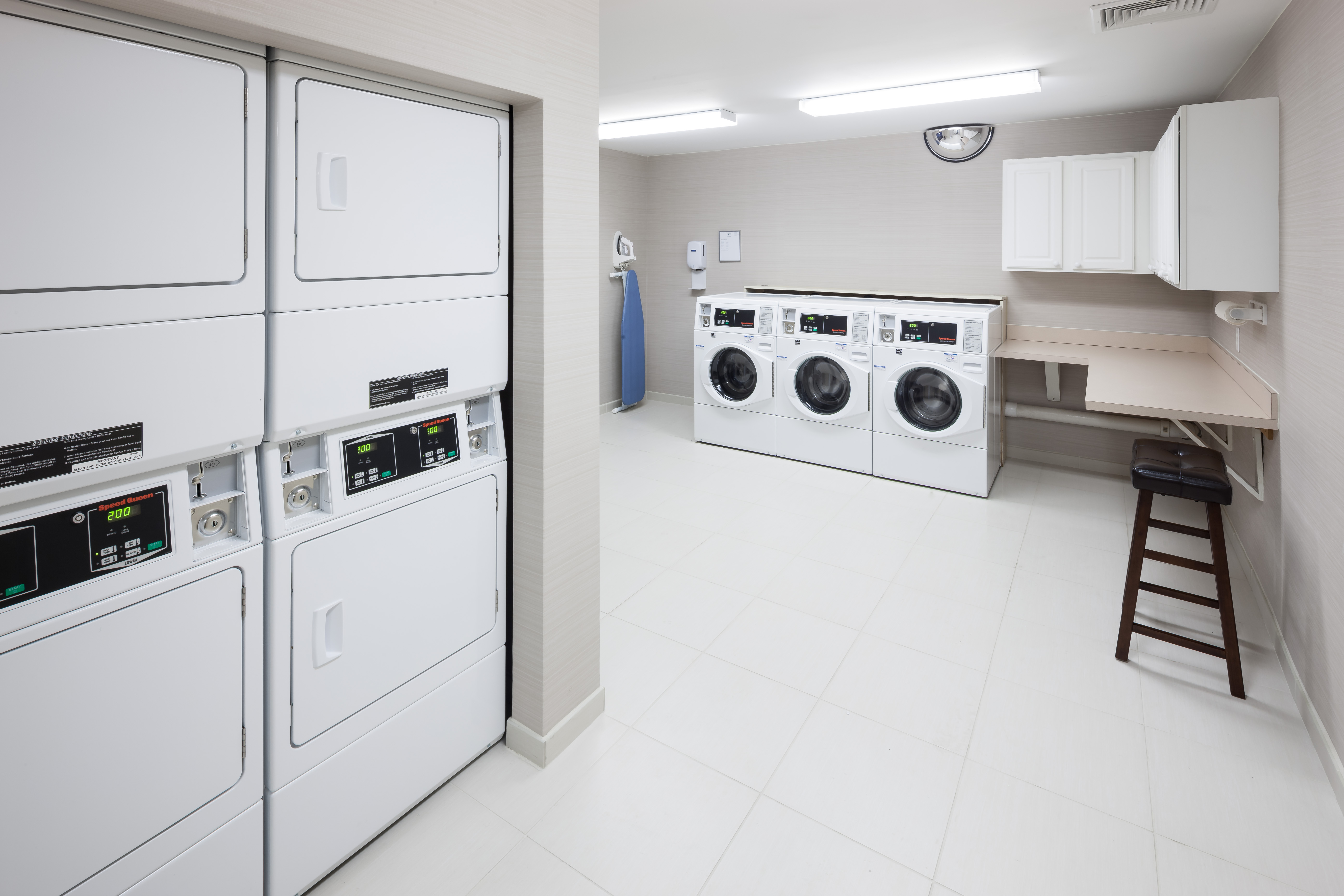 Guest Laundry Room 