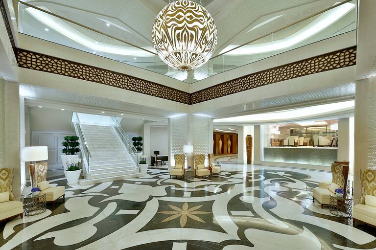 Hall principal de l'hôtel Conrad Makkah