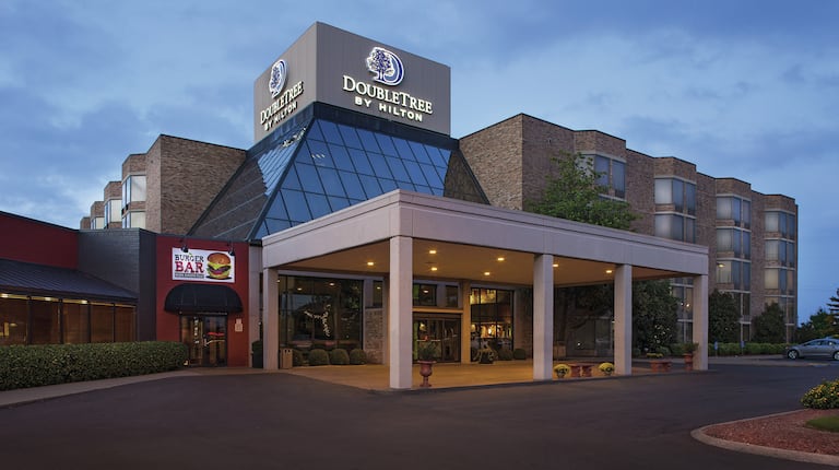 DoubleTree by Hilton Hotel Exterior