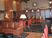 lobby seating of Hampton Inn & Suites Murfreesboro