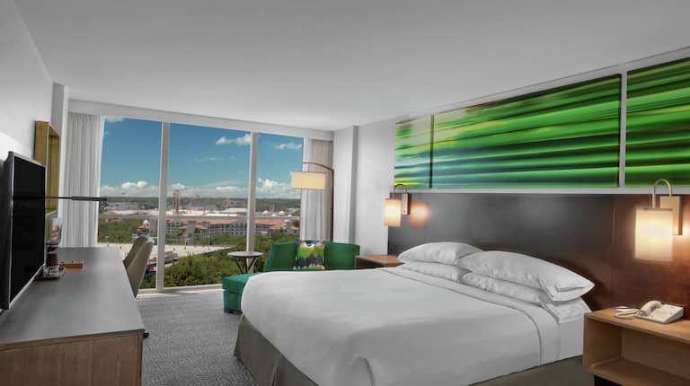 King Guestroom with Universal Day View