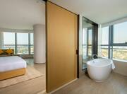 Deluxe Suite With Bathroom Tub