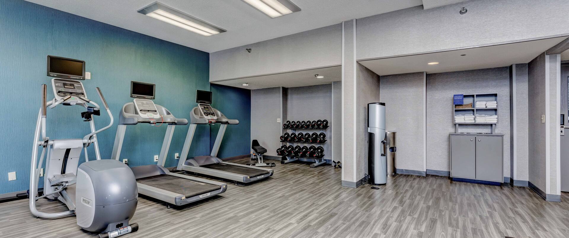 Treadmills Weights and Recumbent Bike in Fitness Center