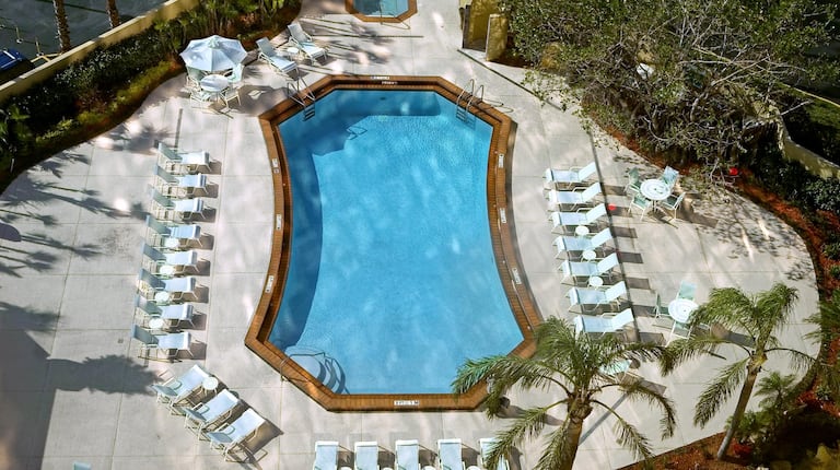 Piscina en el hotel - Vista aérea de la piscina