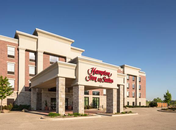 Hampton Inn and Suites Grafton - Image1