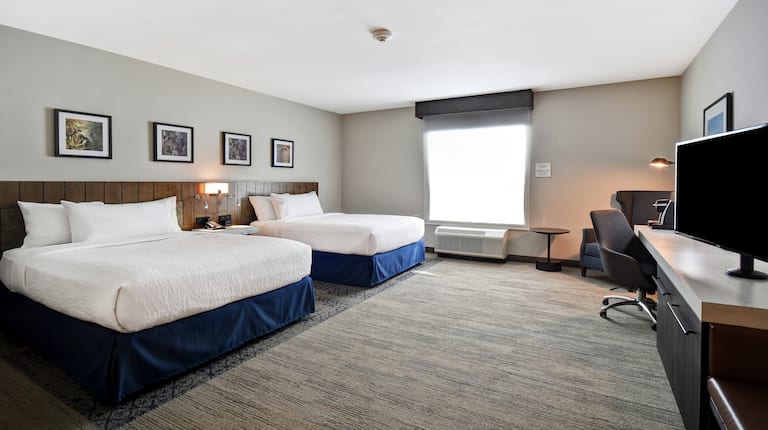 Double Queen Guest Room