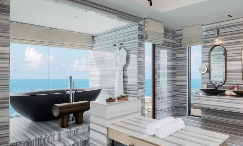 Stella Maris Ocean Villa - Bathroom-previous-transition