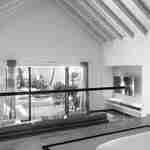 소파 및 파티오를 이용할 수 있는 객실 라운지 공간