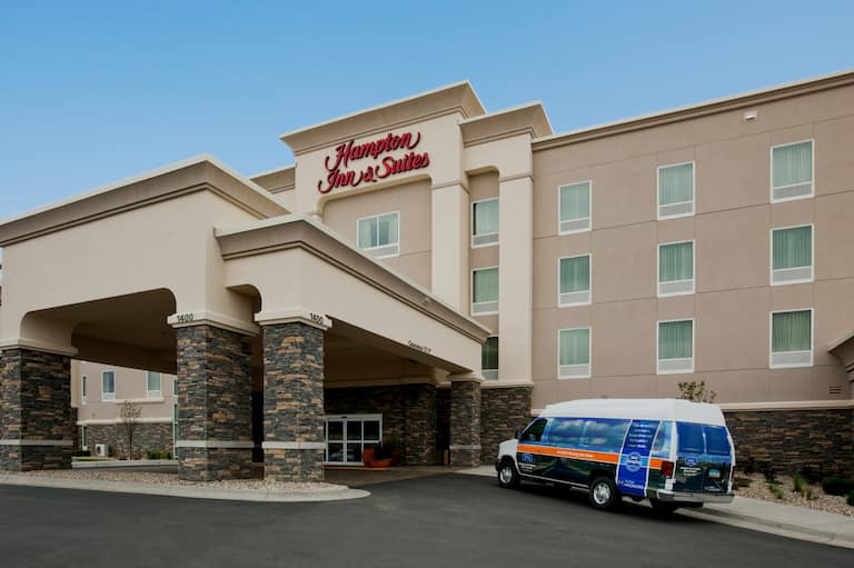 Hotel Exterior With Bus Shuttle