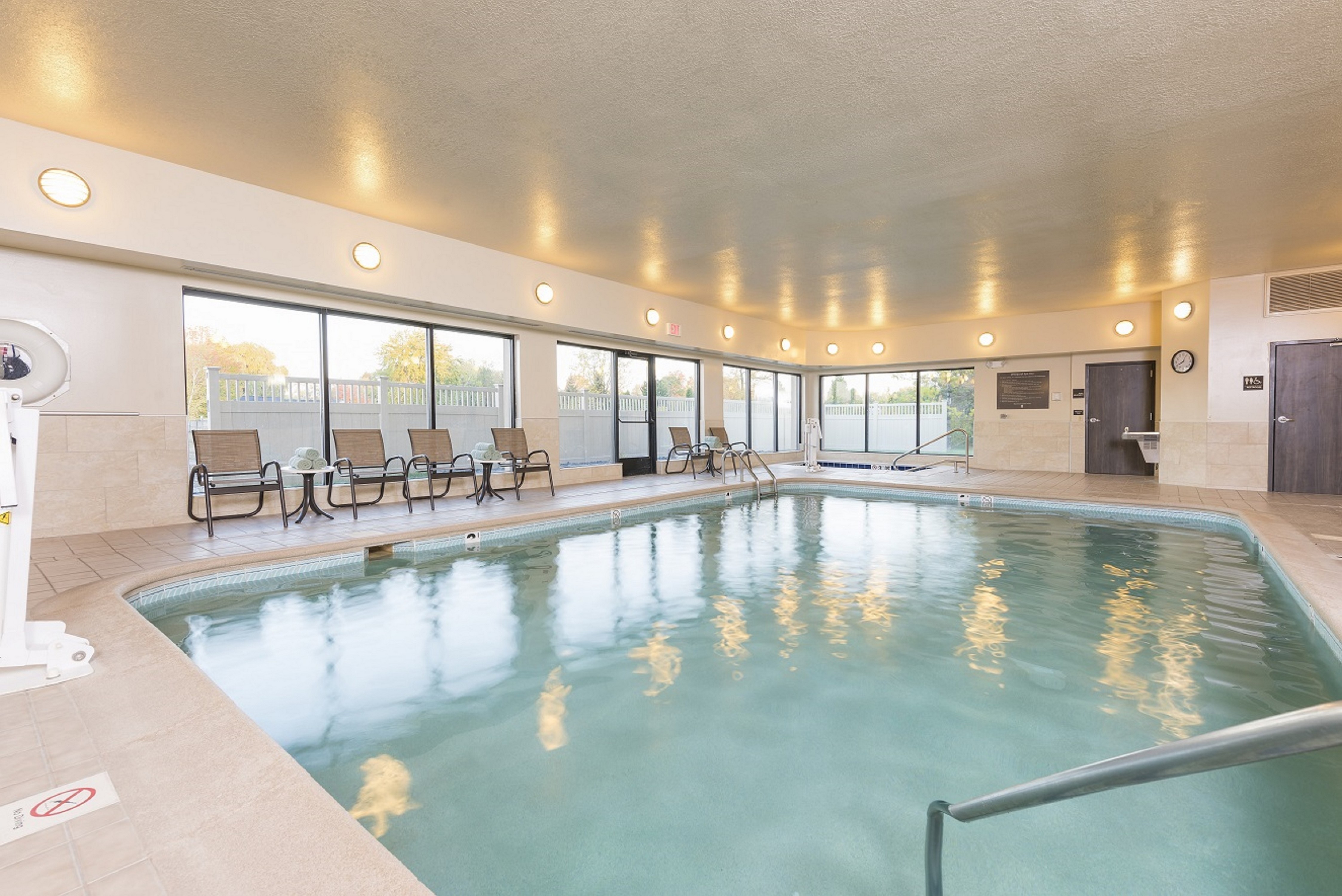 Indoor Swimming Pool with Seats