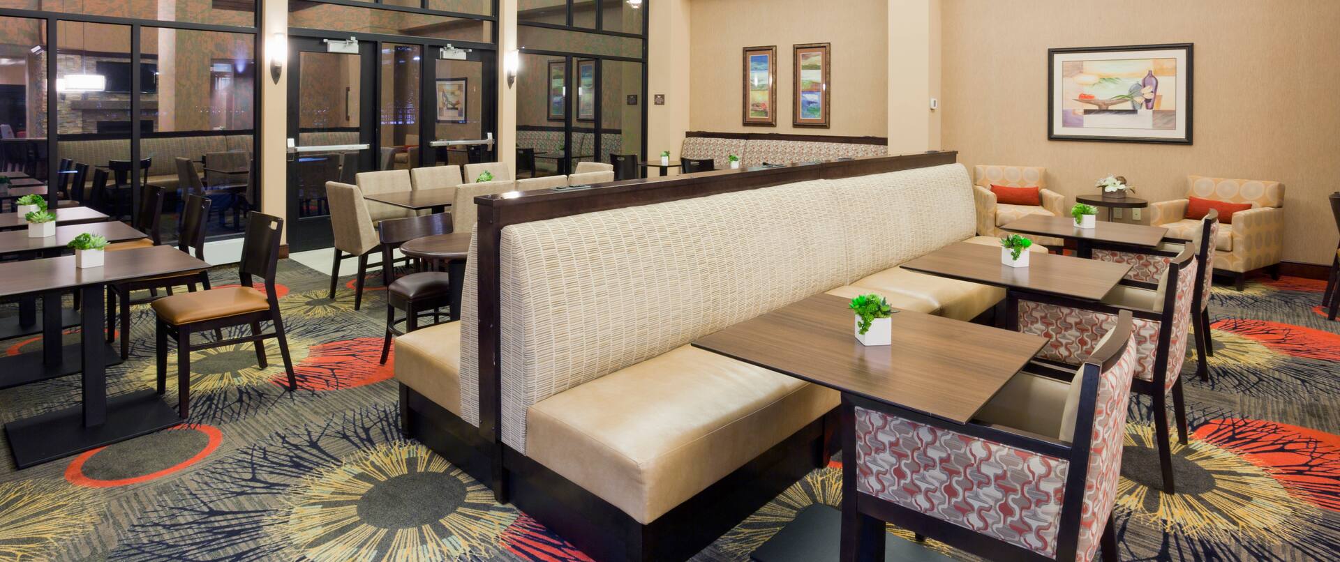 Homewood Suites by Hilton Minneapolis- St. Louis Park at West End Hotel, MN - Lodge Gathering Area