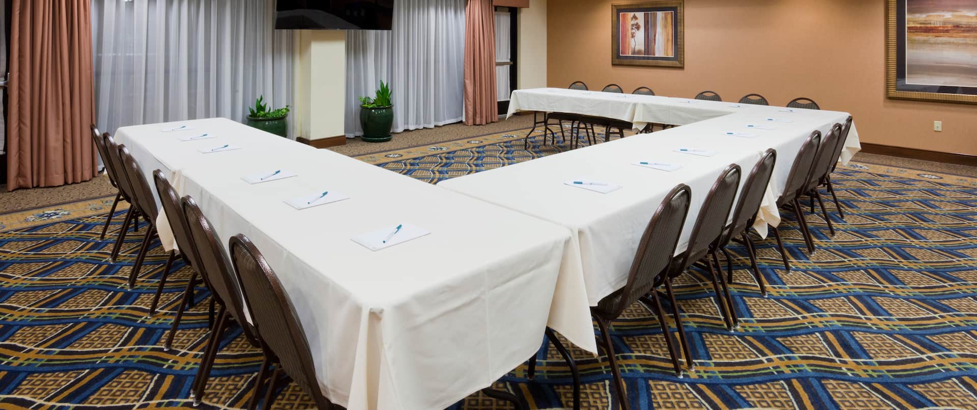 Homewood Suites by Hilton Minneapolis- St. Louis Park at West End Hotel, MN - Meeting Room