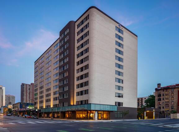 DoubleTree Suites by Hilton Minneapolis Downtown - Image1