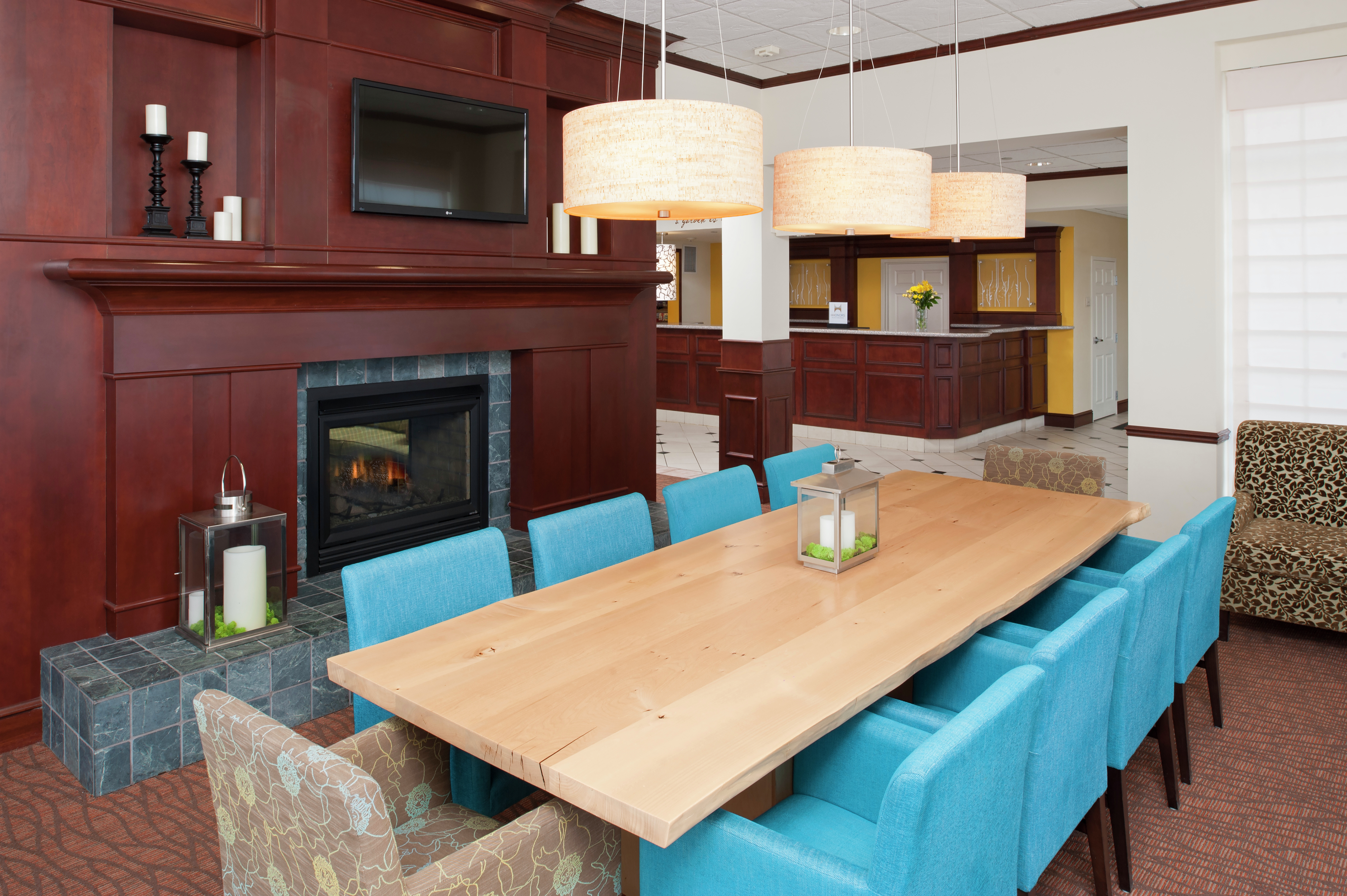 Hotel Lounge - Community Table