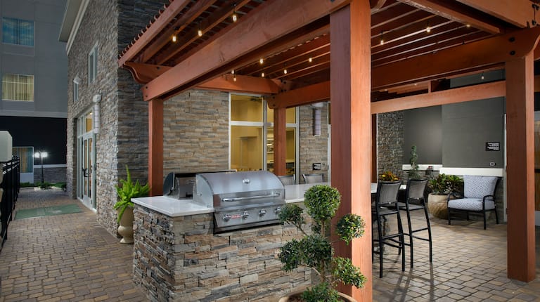 Outdoor Patio with Grills