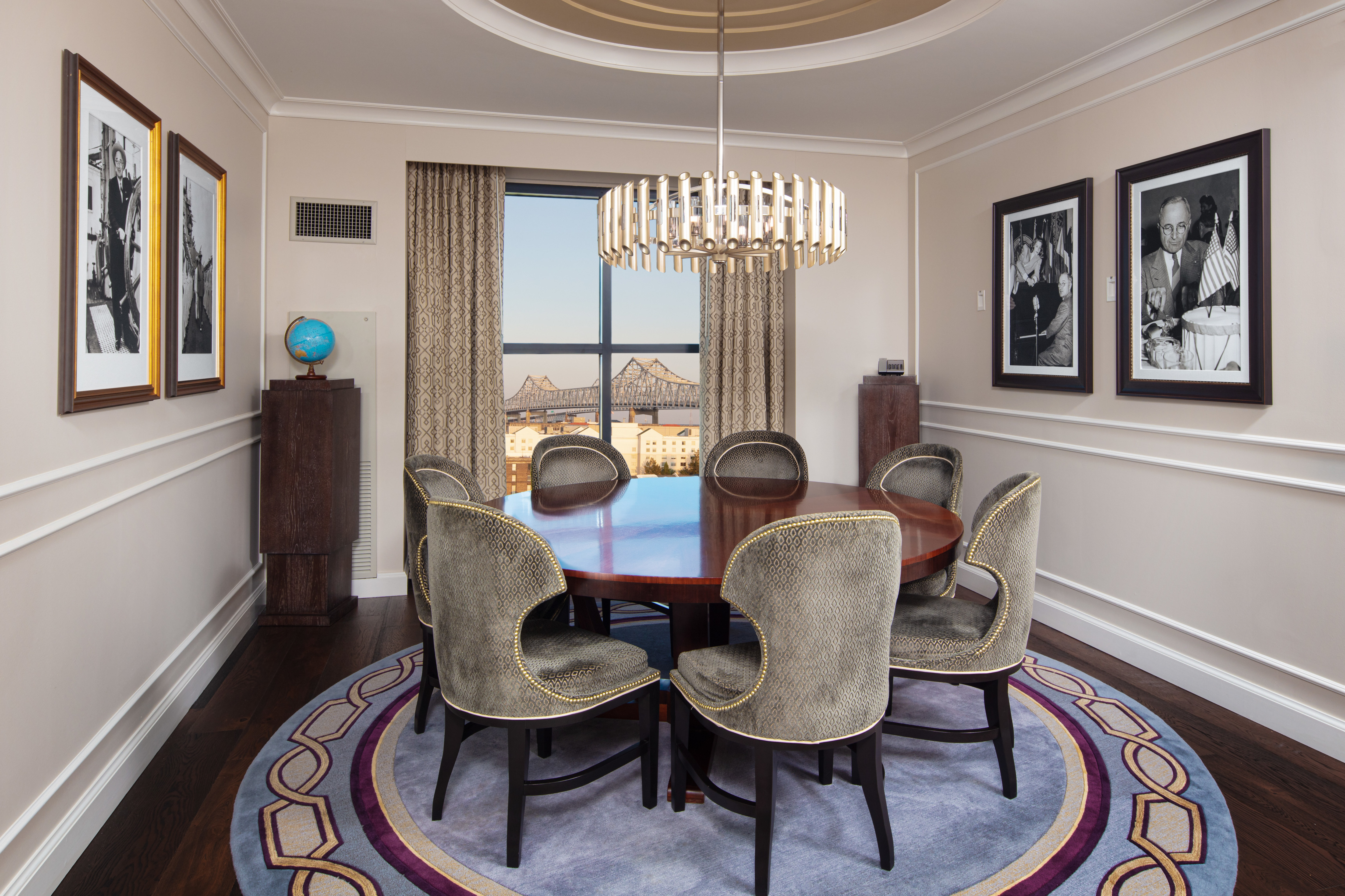 Suite Dining Area with City View