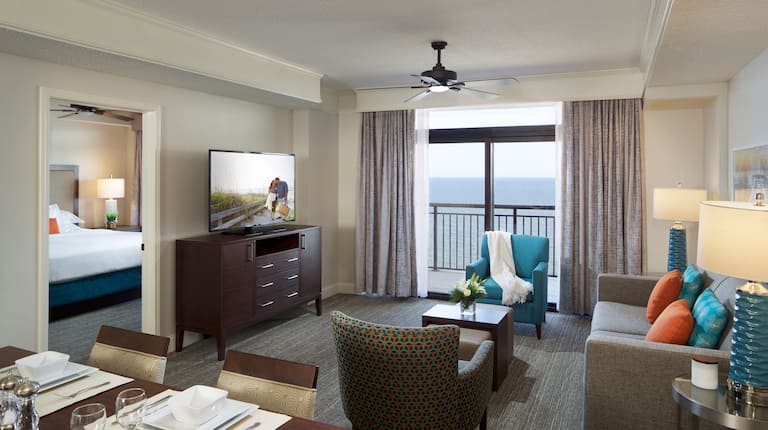 3 Bedroom Oceanfront Suite Dining Living Area
