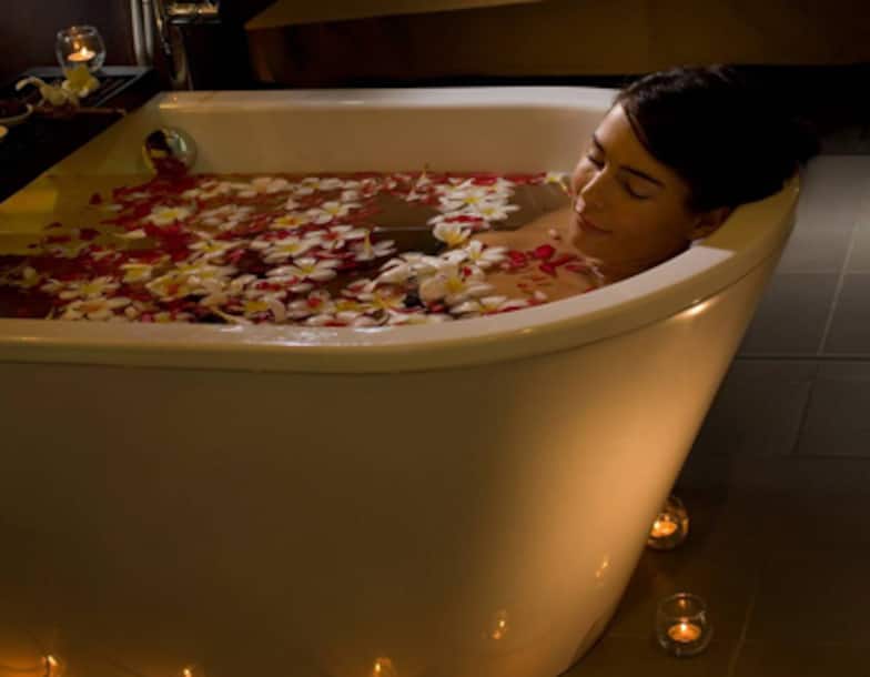 Spa, Relaxing Petal Bath