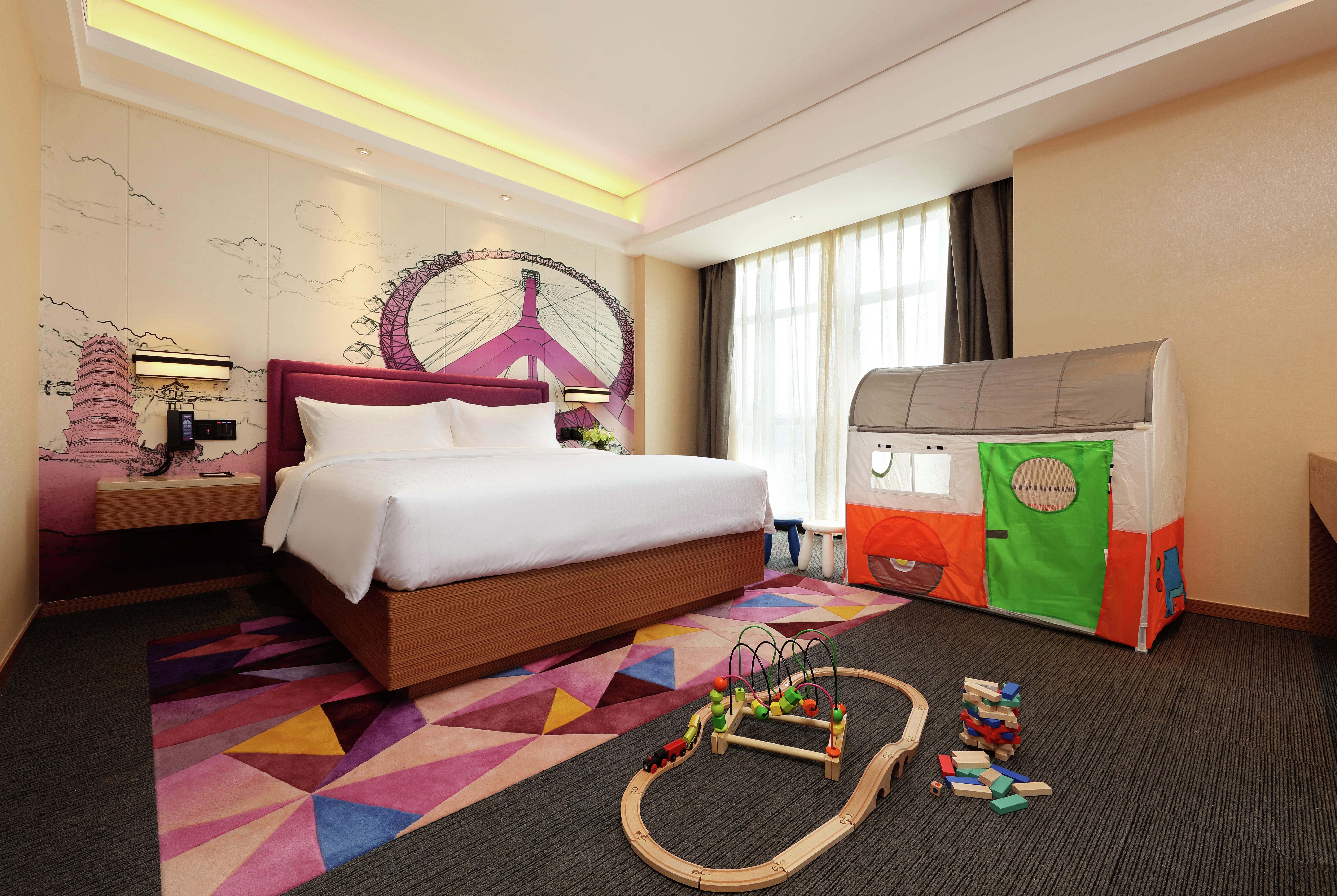 King Hampton Suite with Kids' Play Area and Outside Views