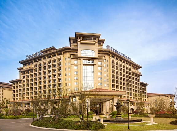 DoubleTree by Hilton Hotel Ningbo - Chunxiao - Image1