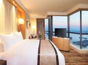 King Premier Room with View