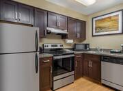 Suite with Fully Equipped Kitchen and Appliances 