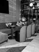 strefa baru z miejscem do siedzenia