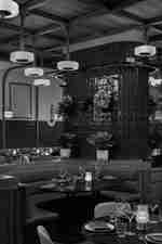 Jídelní stůl v restauraci Alderman