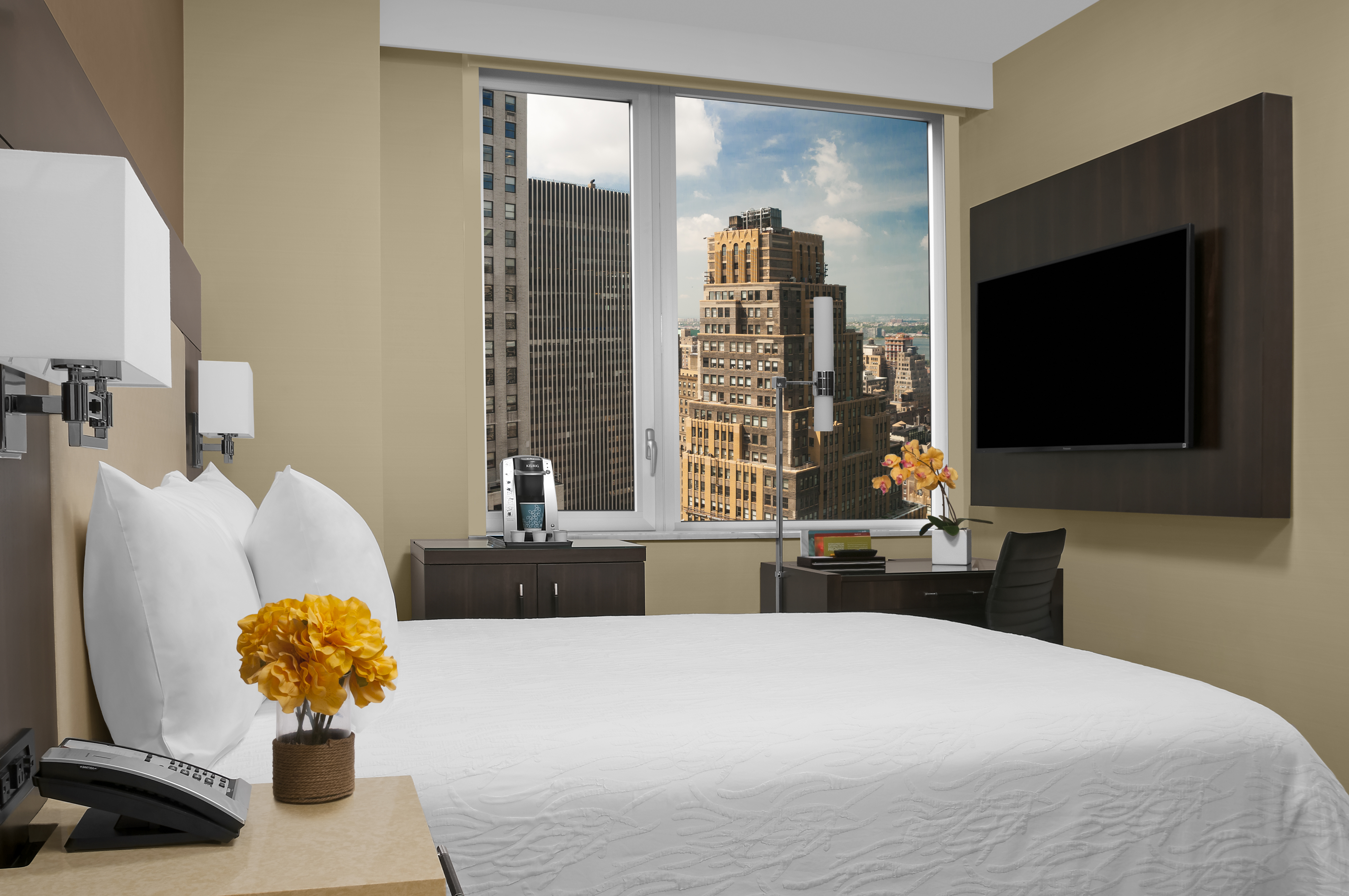 Single Queen Guest Bed with City View