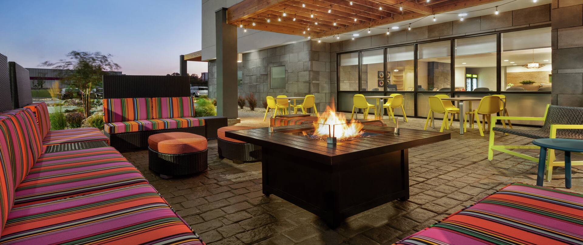 Outdoor Lounge with Firepit