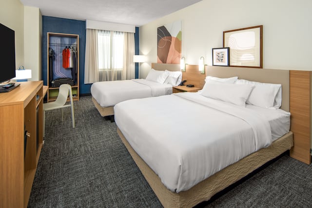 Guest Room with Two Beds