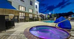 Outdoor Whirlpool and Pool