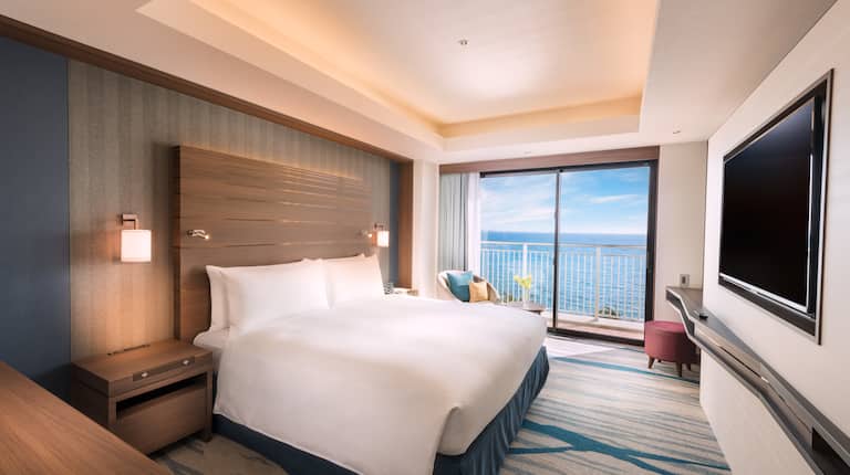 King One Bedroom Suite Ocean View with Balcony Bedroom
