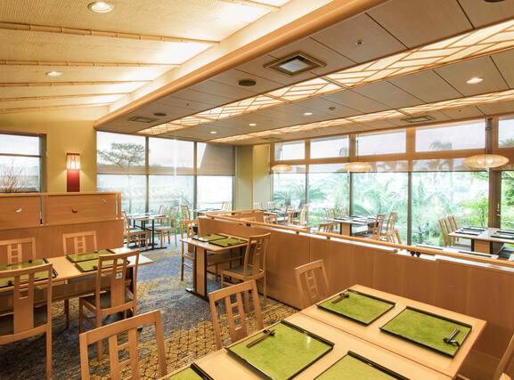 DoubleTree by Hilton Hotel Naha Shuri Castle - Image2