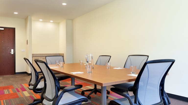 Boardroom With Seating for 6 Around Long Table