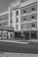 Home2 호텔 외관 모습