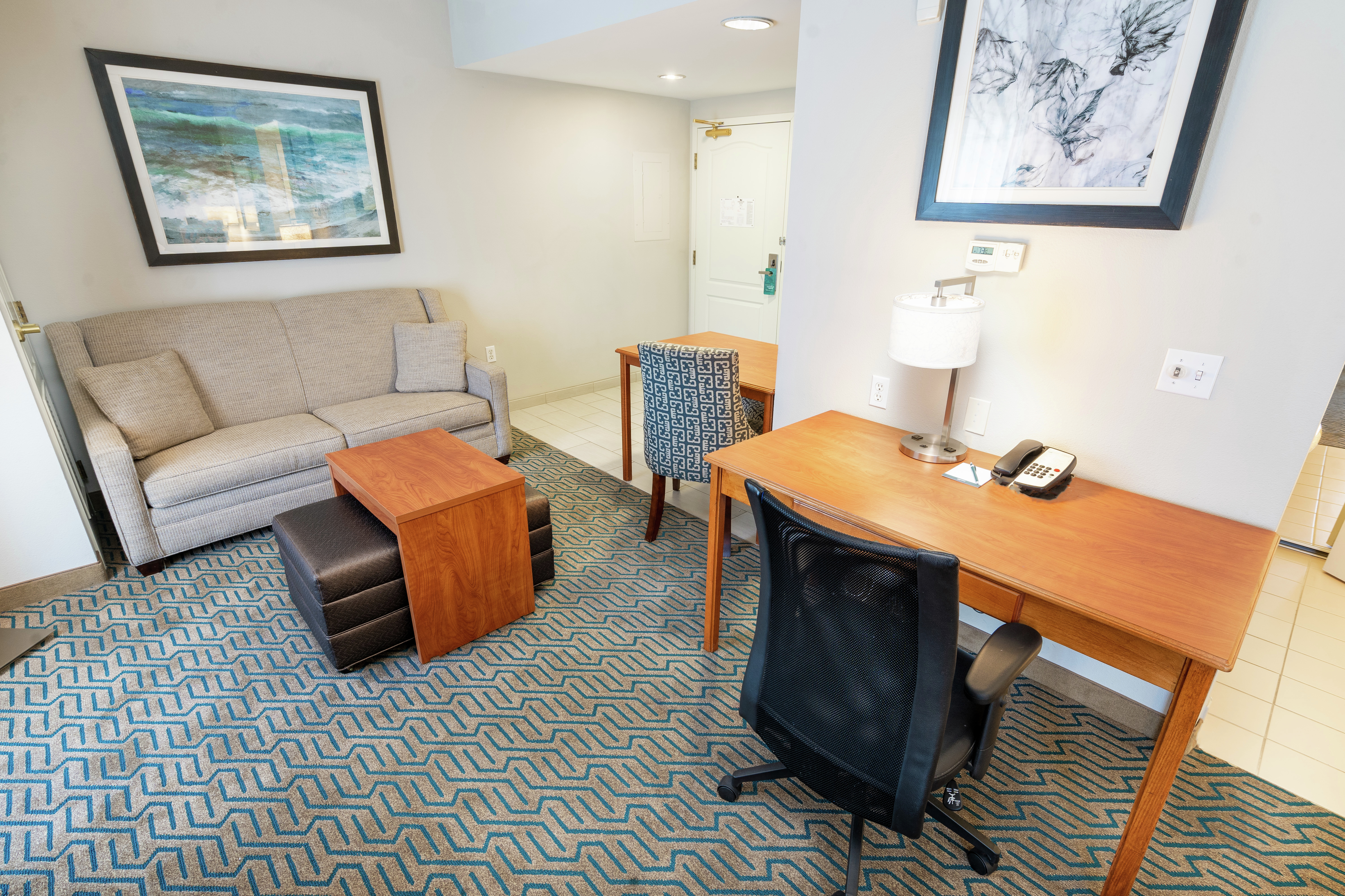 Suite with Work Desk and Lounge Area 