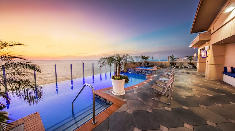 Rooftop Infinity Pool