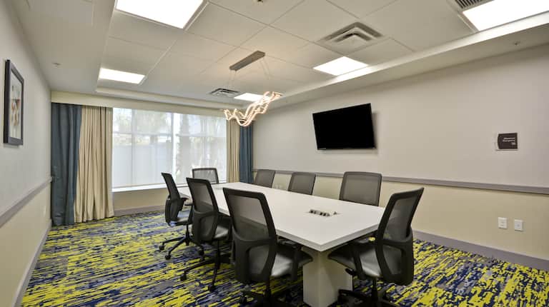 Homewood Suites by Hilton Orlando Theme Parks - Boardroom Table, Seating for Eight