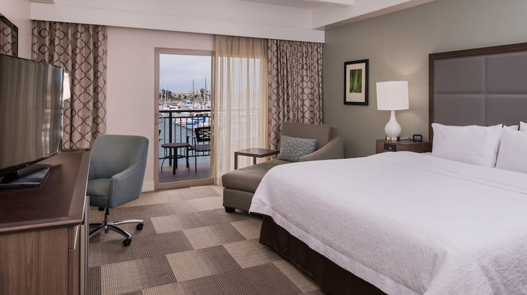 Hampton Inn Channel Islands Harbor Hotel, CA - King Room with Marina View
