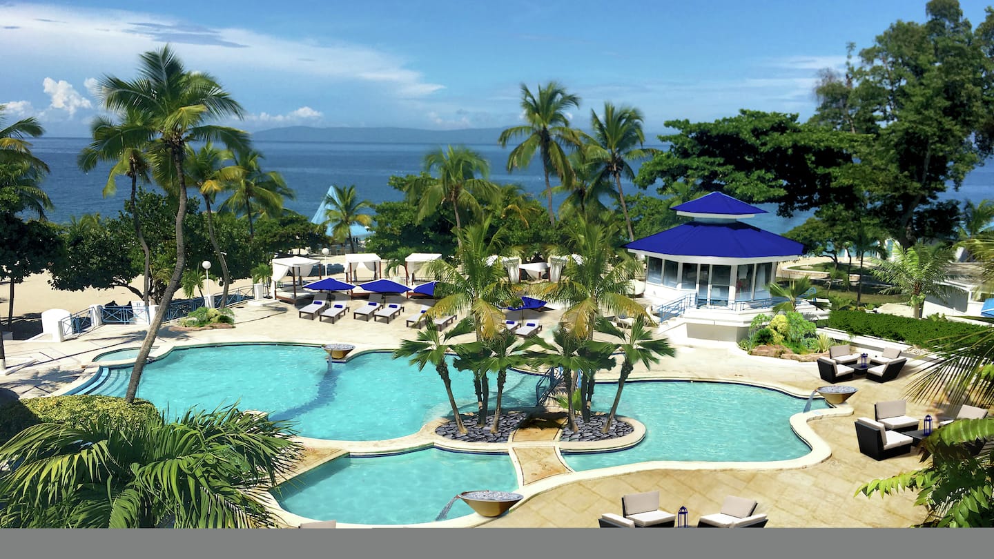 Hilton All-Inclusive Resorts To Use Your Amex Hilton Card Free Weekend Night Reward Certificate