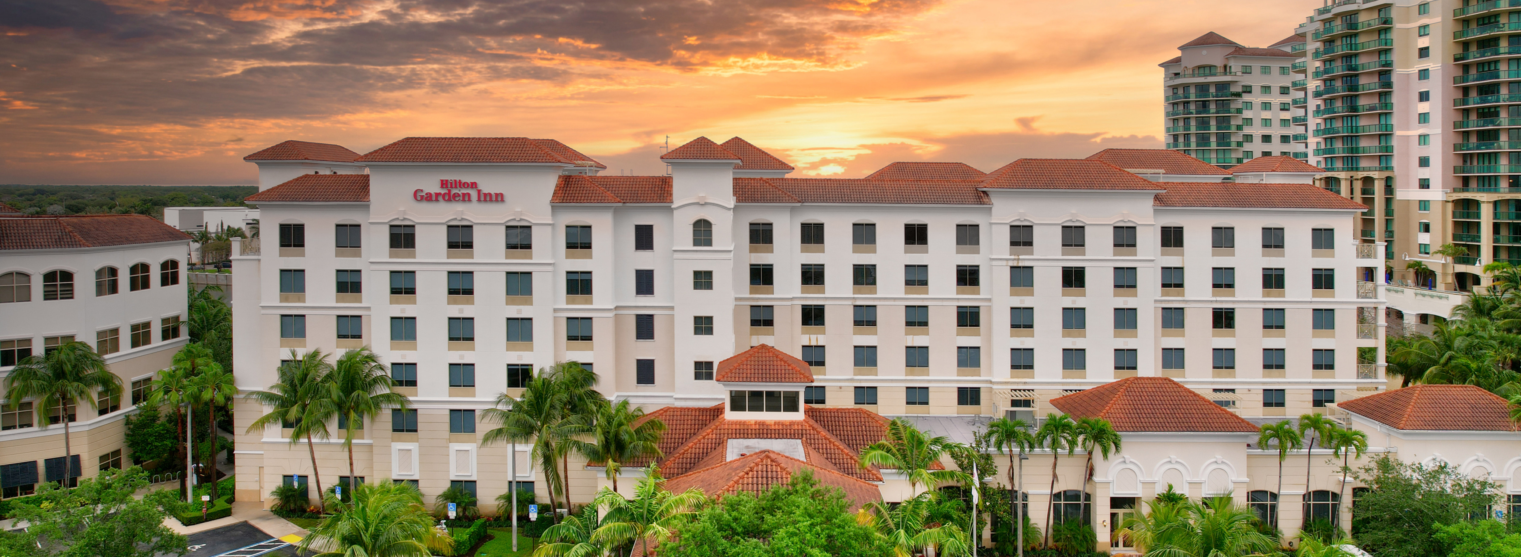 Hilton Garden Inn Palm Beach Gardens hotel exterior