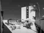 Coutyard a bordo piscina